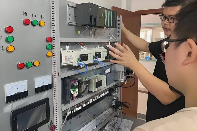 电气车间里的青春之歌 五金厂电工的奋斗岁月